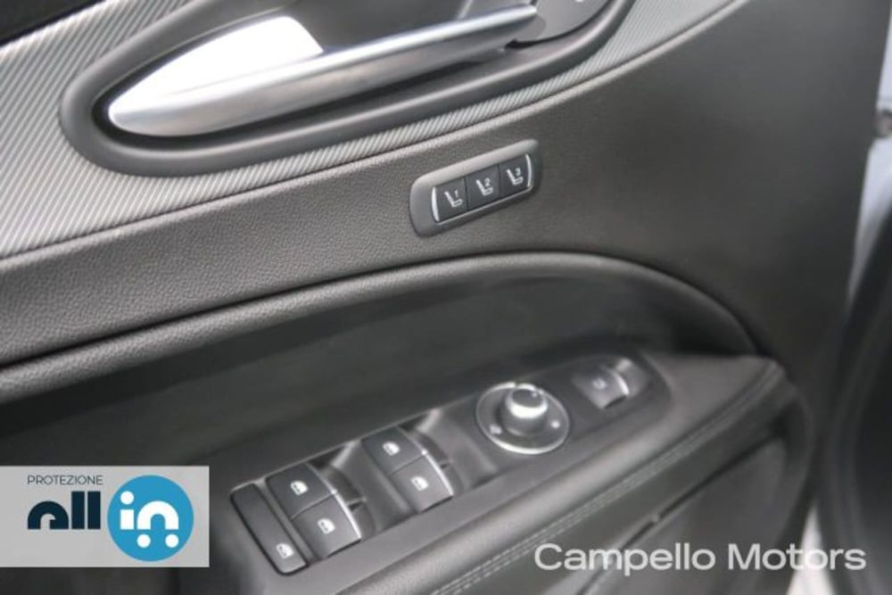 Alfa Romeo Stelvio nuova a Venezia (18)