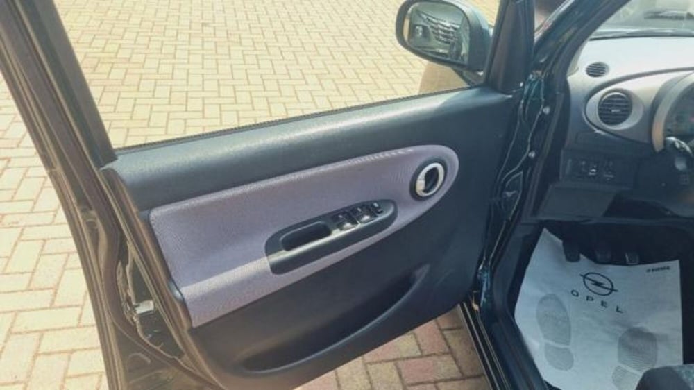 Daihatsu Trevis usata a Savona (10)