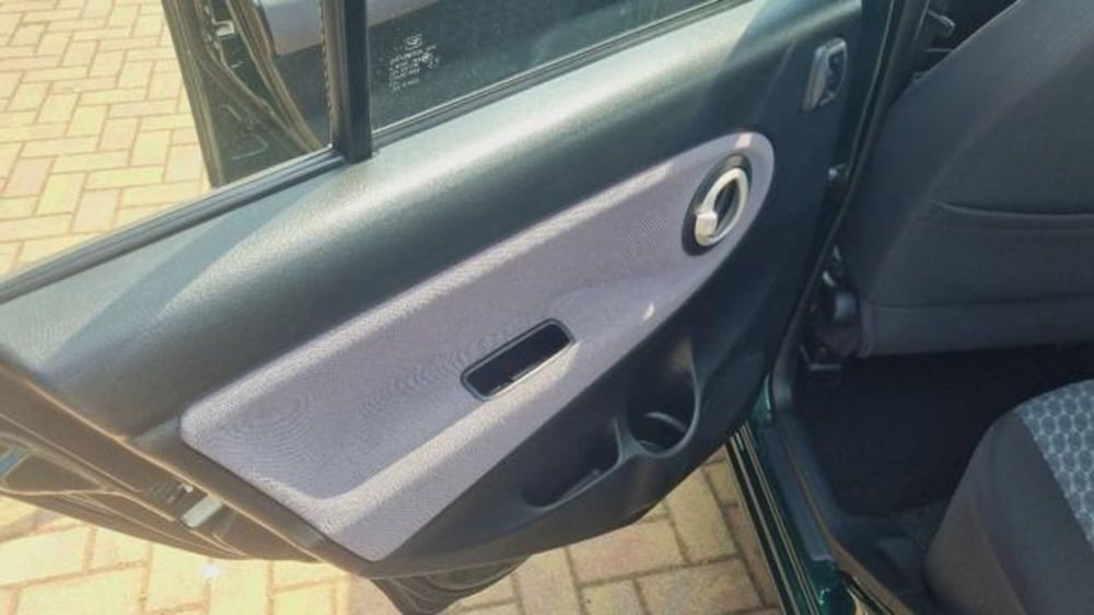 Daihatsu Trevis usata a Savona (9)