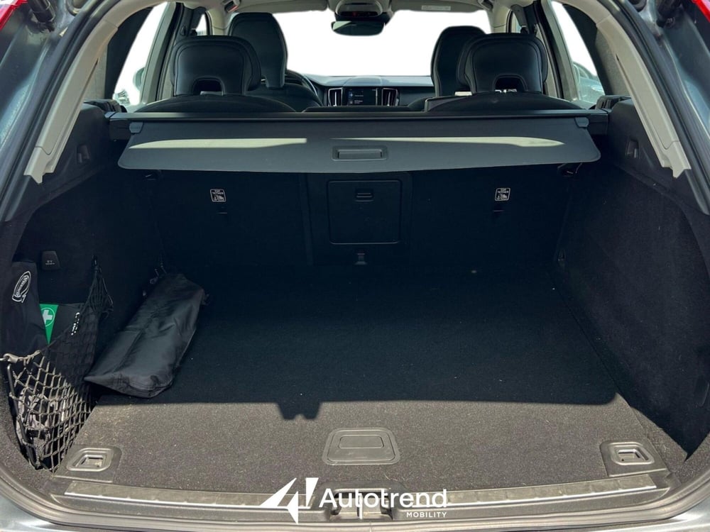 Volvo XC60 usata a Bari (13)