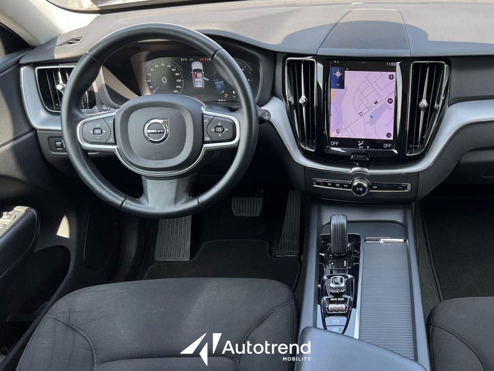 Volvo XC60 usata a Bari (8)