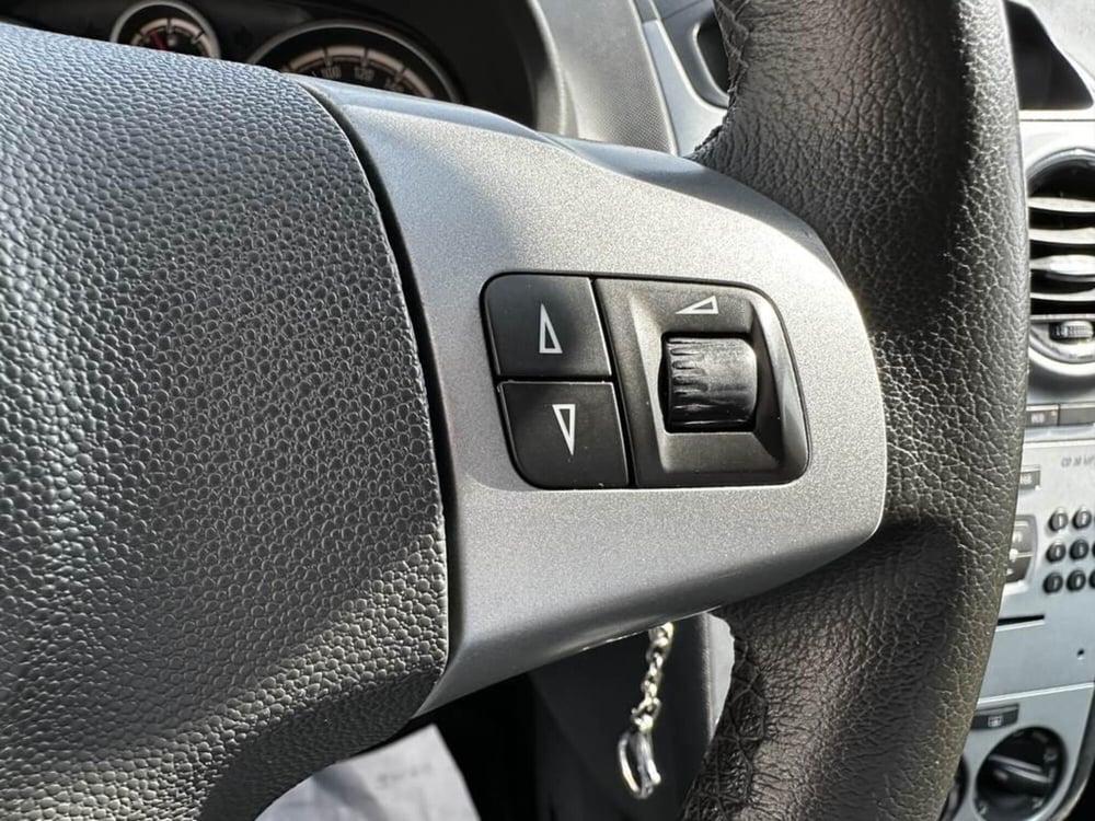 Opel Corsa usata a Torino (12)