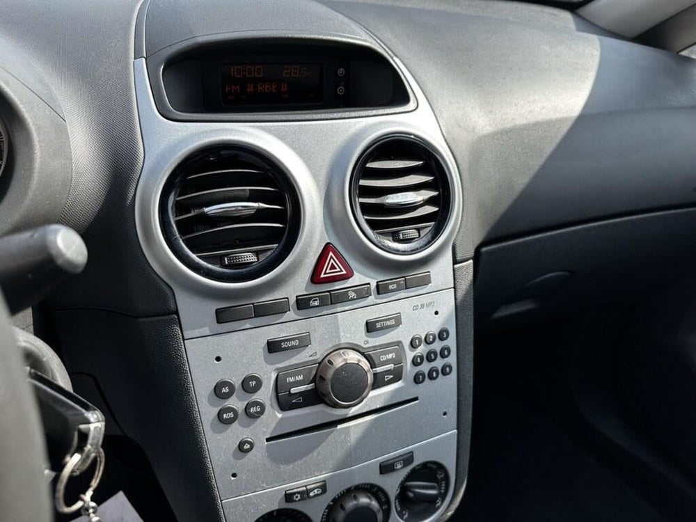 Opel Corsa usata a Torino (14)