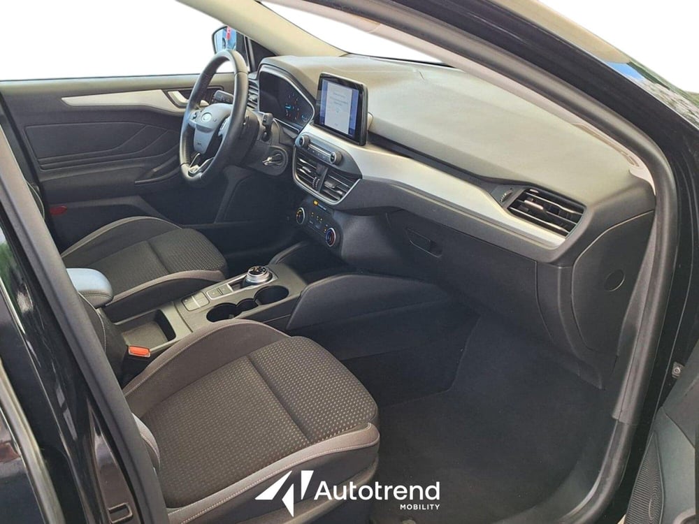 Ford Focus Station Wagon usata a Bari (7)