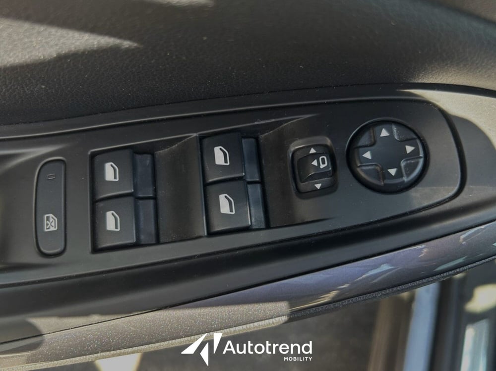 Opel Grandland X usata a Bari (15)