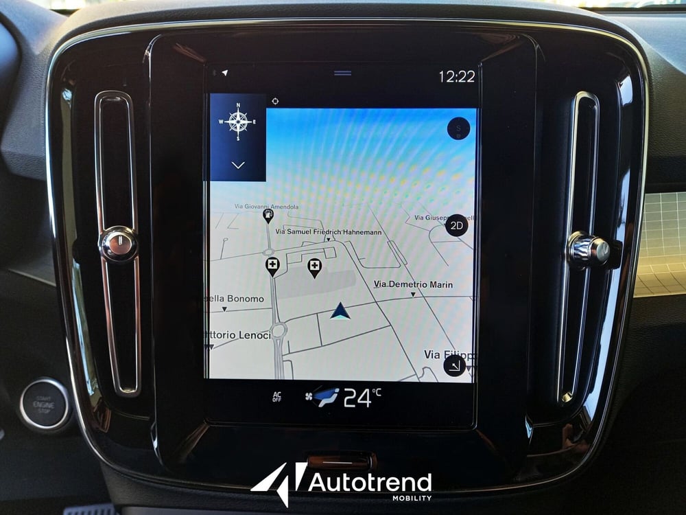 Volvo XC40 usata a Bari (12)