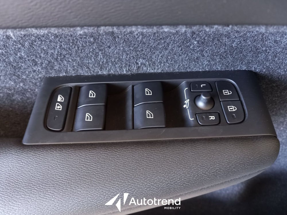 Volvo XC40 usata a Bari (15)