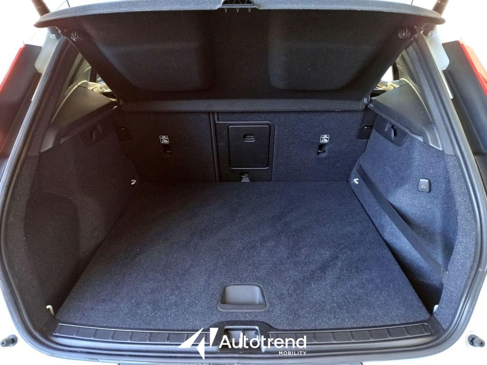 Volvo XC40 usata a Bari (17)