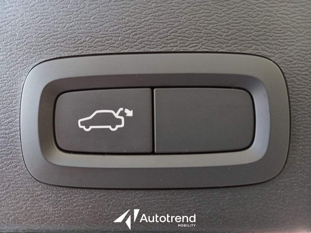 Volvo XC40 usata a Bari (18)