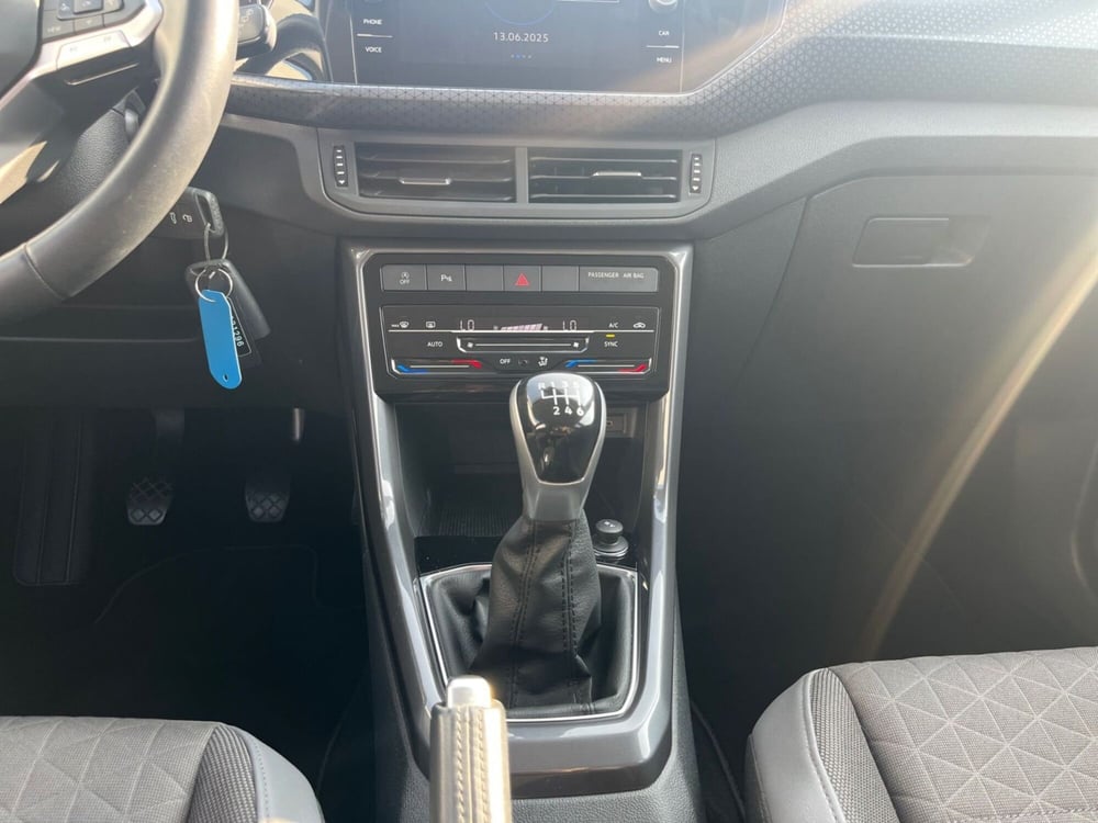 Volkswagen T-Cross usata a Modena (13)