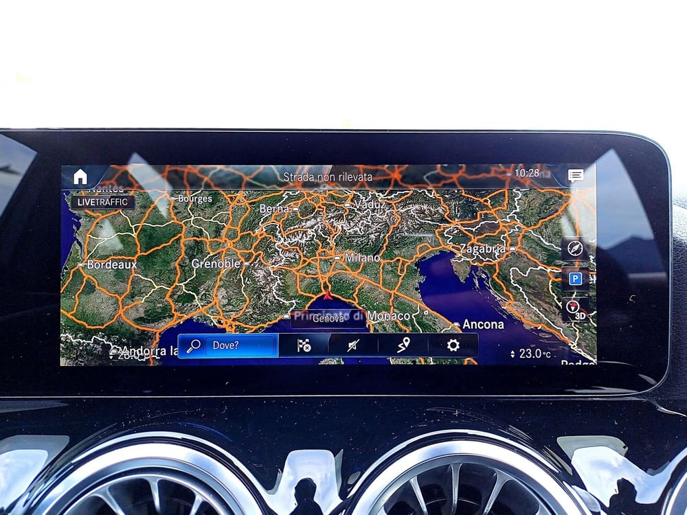 Mercedes-Benz GLA SUV usata  (11)