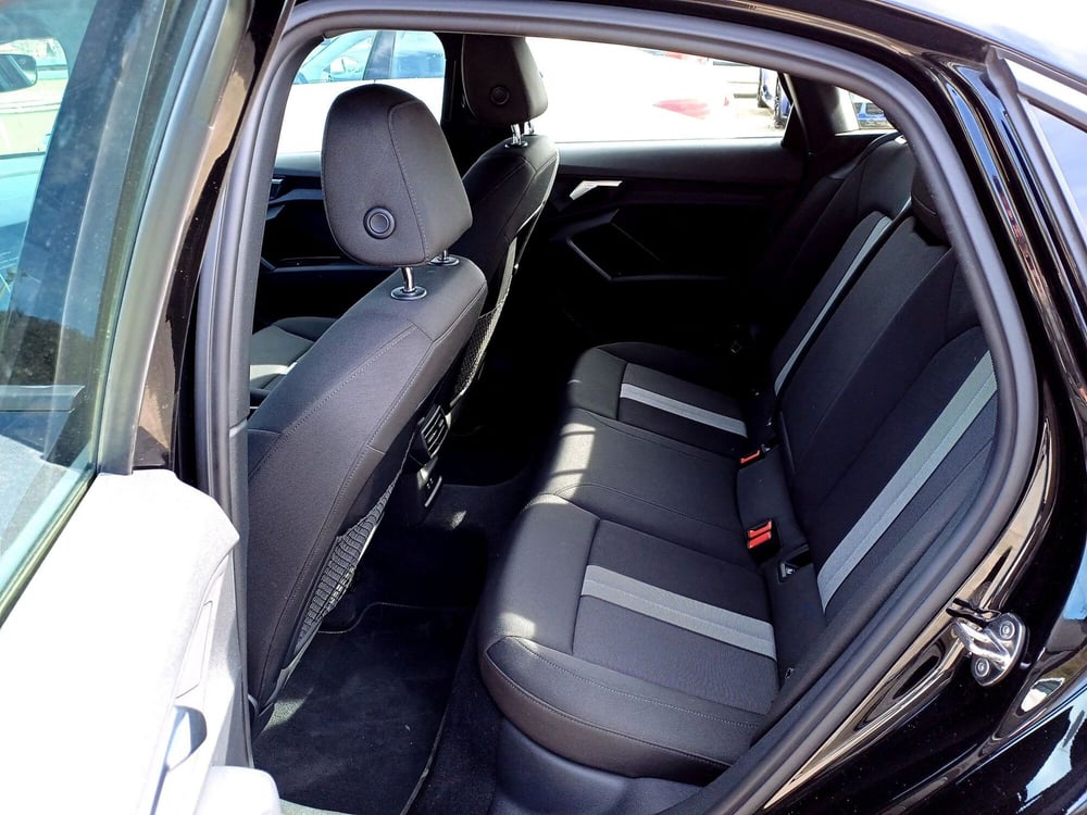 Audi A3 Sedan usata  (7)