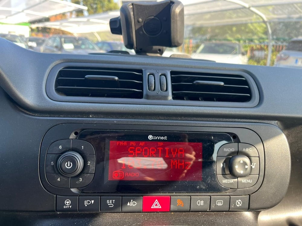 Fiat Panda Cross usata a Milano (17)