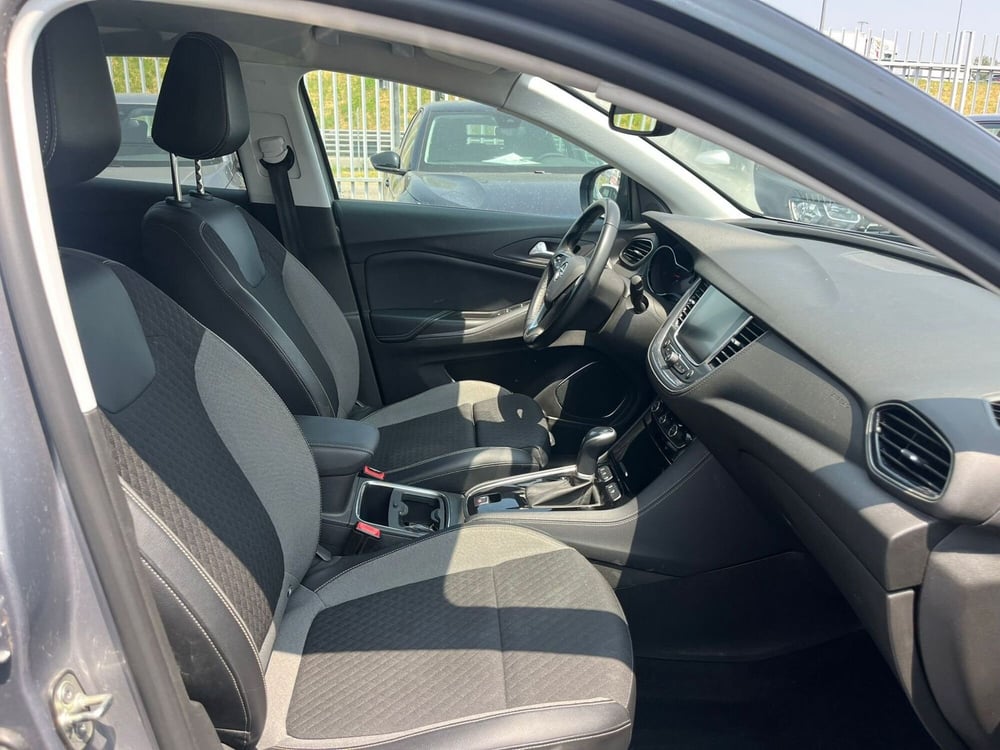 Opel Grandland X usata a Milano (12)