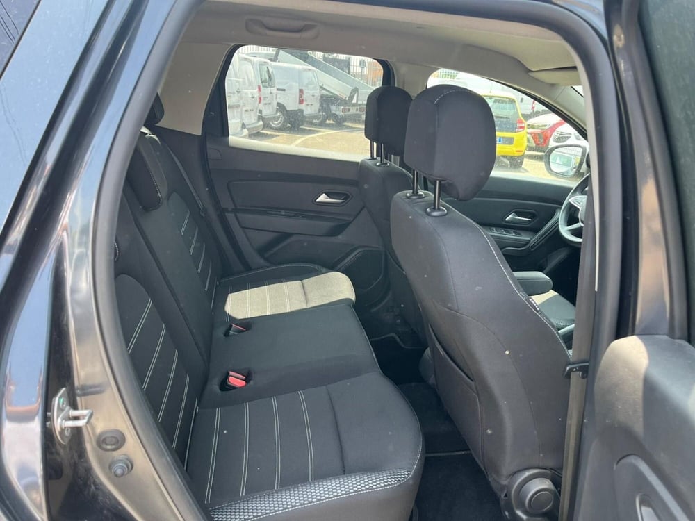 Dacia Duster usata a Milano (15)