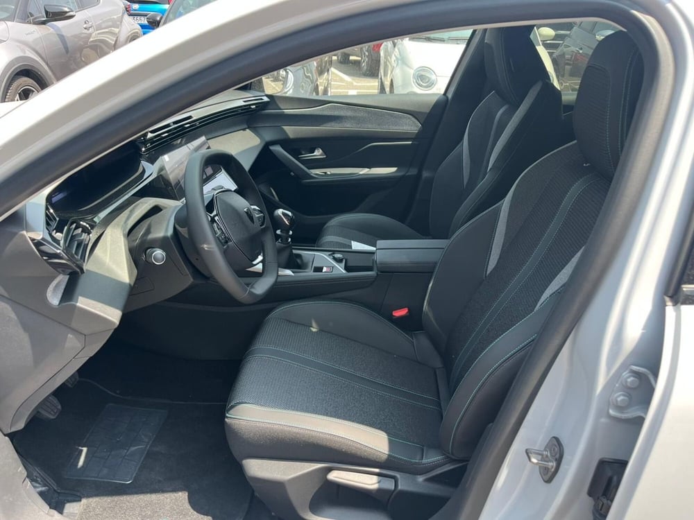 Peugeot 308 nuova a Milano (10)