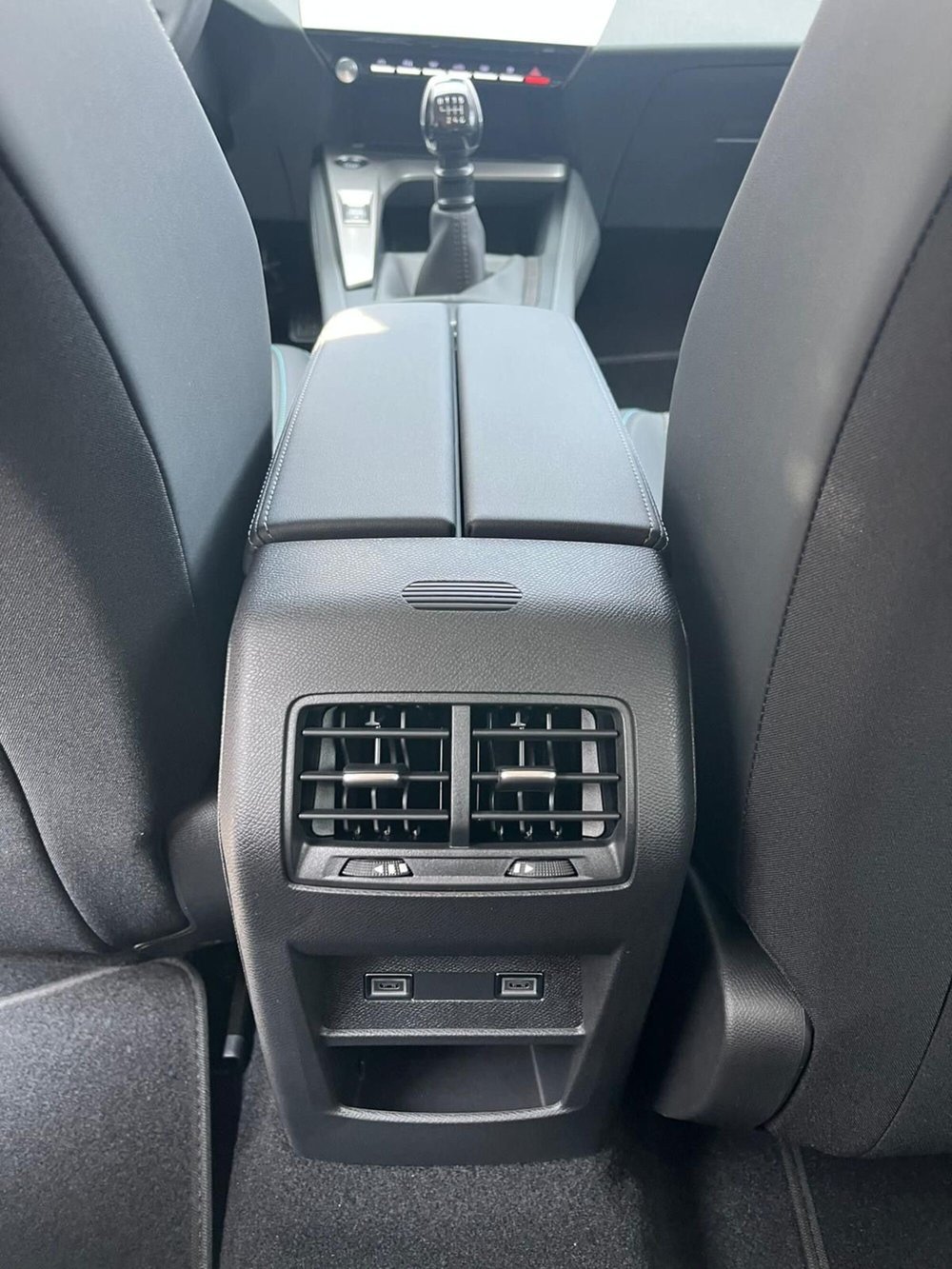 Peugeot 308 nuova a Milano (14)