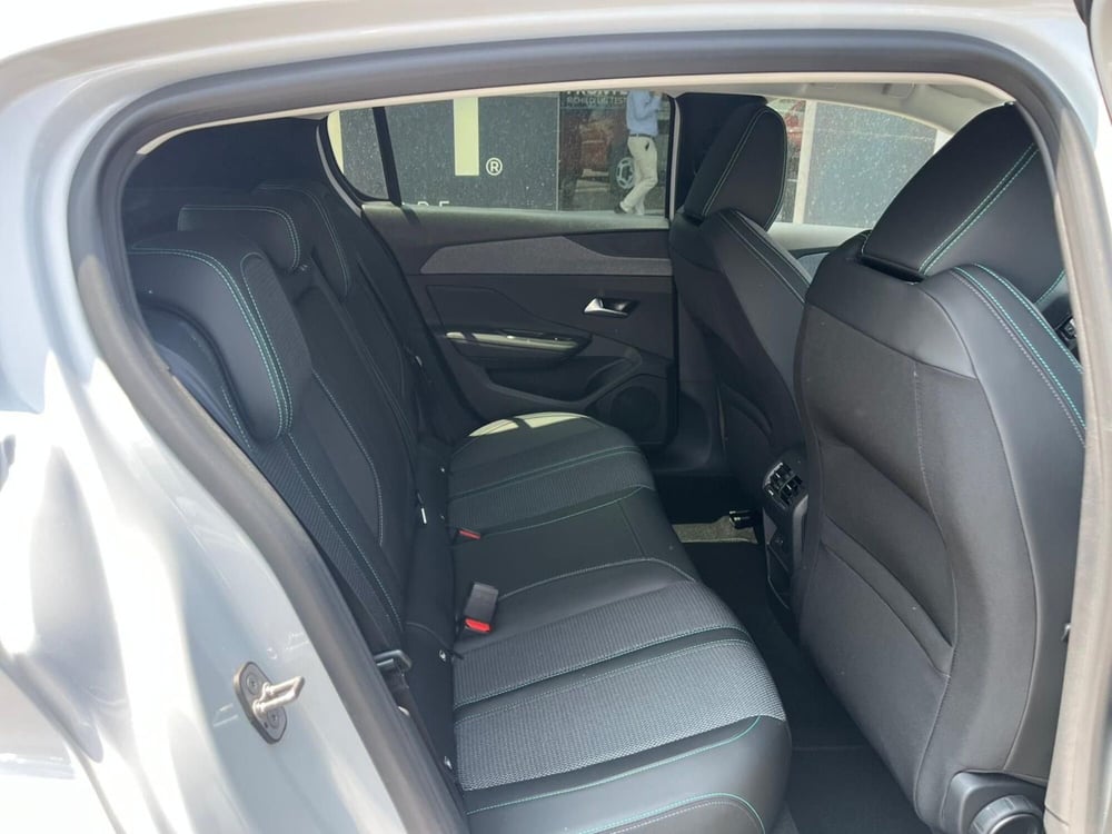 Peugeot 308 nuova a Milano (15)