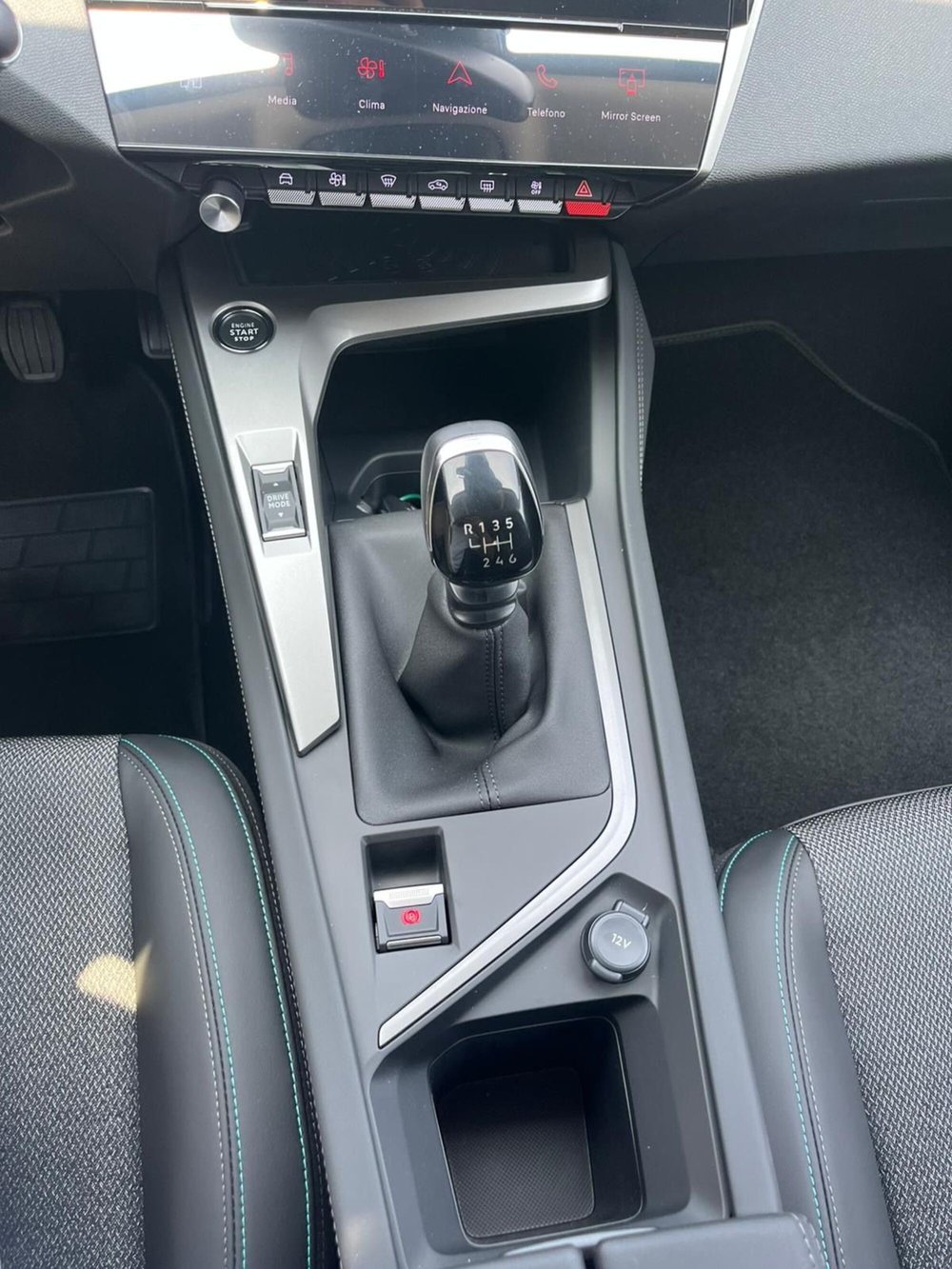 Peugeot 308 nuova a Milano (18)