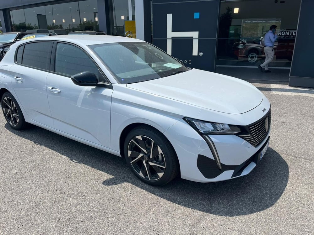 Peugeot 308 nuova a Milano (3)