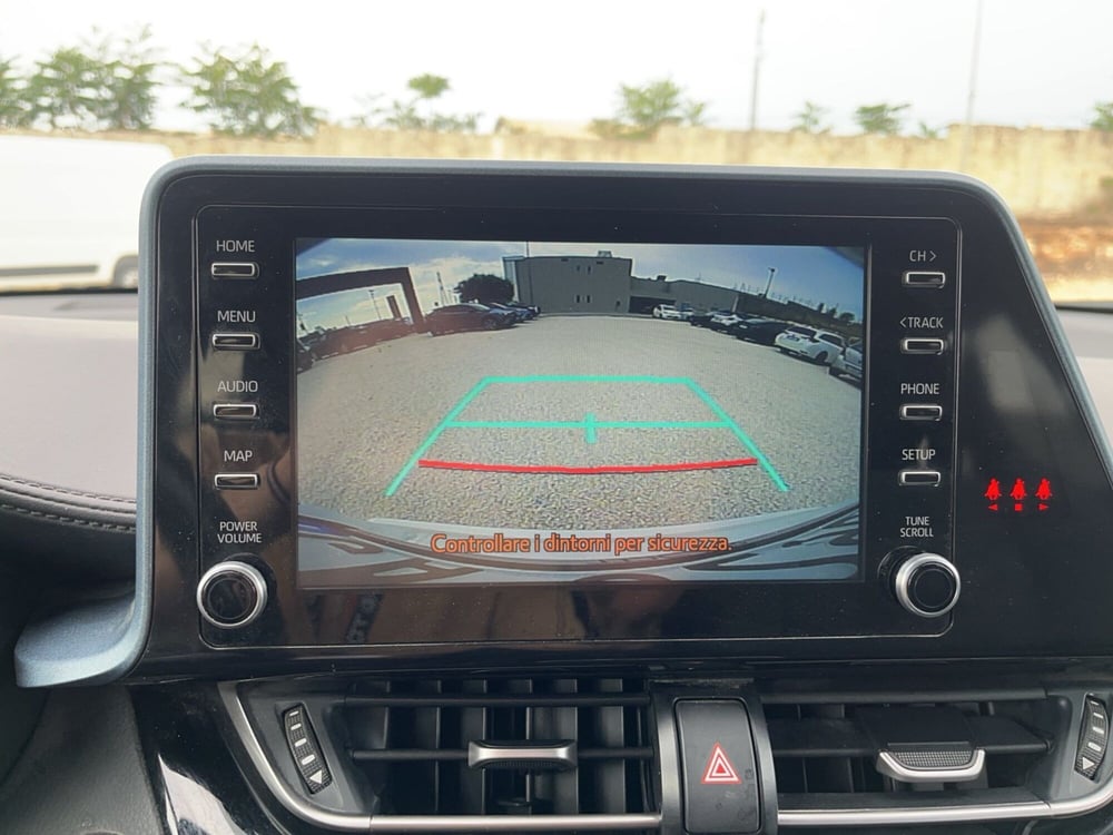 Toyota Toyota C-HR usata a Ragusa (14)