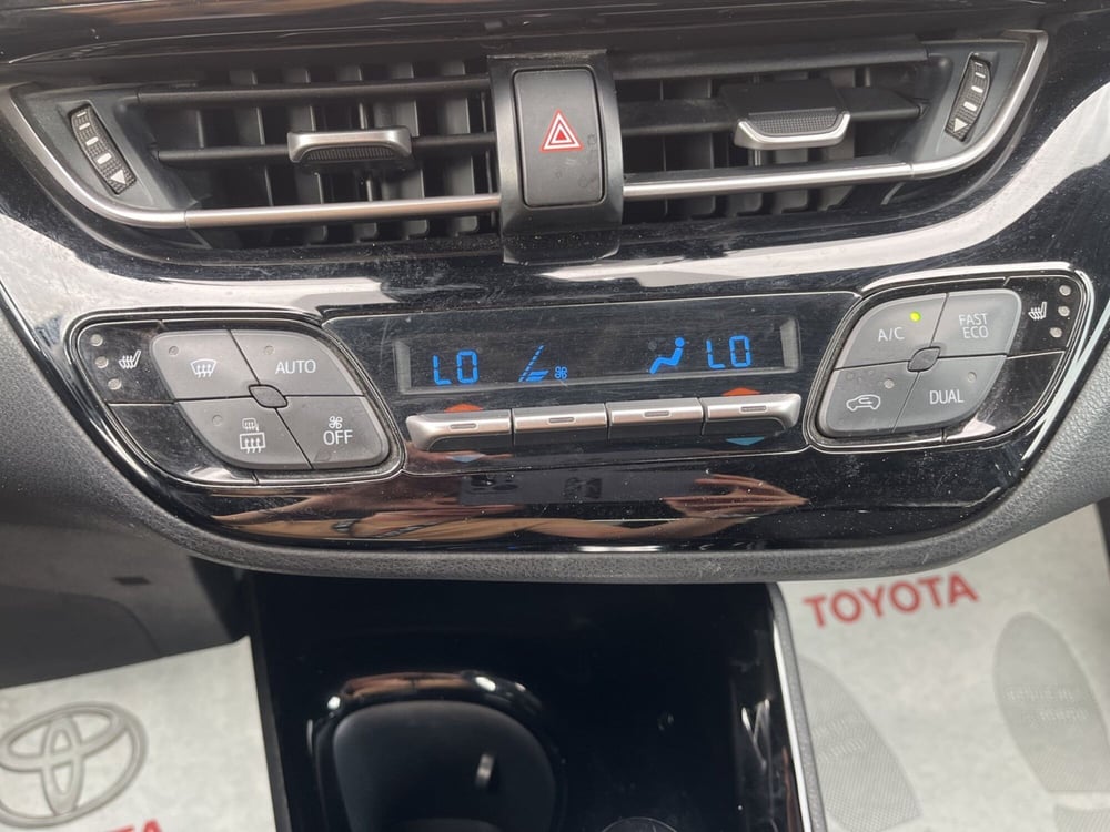 Toyota Toyota C-HR usata a Ragusa (15)