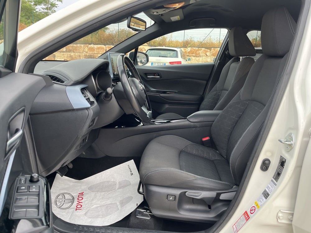 Toyota Toyota C-HR usata a Ragusa (9)
