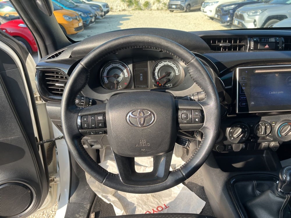 Toyota Hilux usata a Ragusa (10)