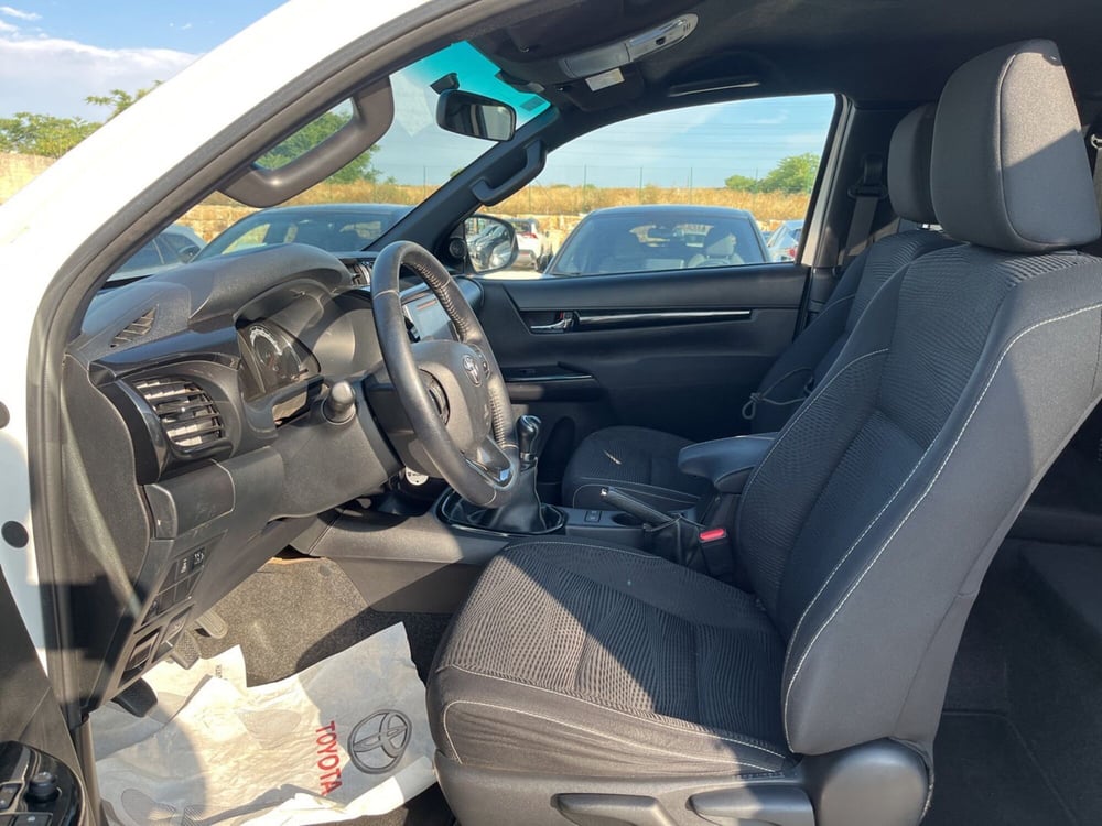Toyota Hilux usata a Ragusa (8)
