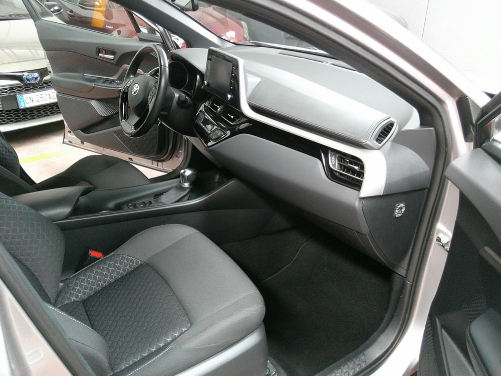 Toyota Toyota C-HR usata a Treviso (13)