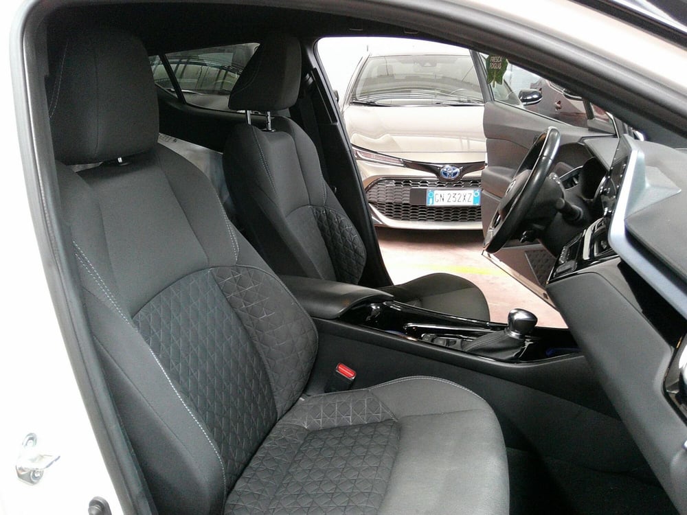 Toyota Toyota C-HR usata a Treviso (15)