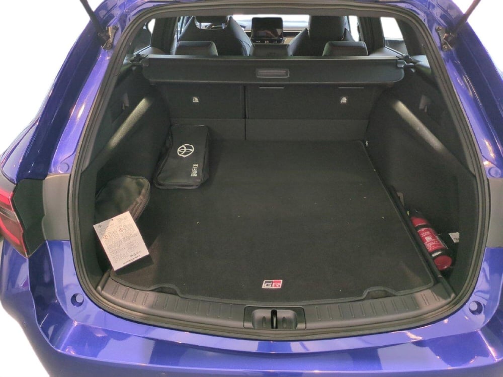 Toyota Corolla Touring Sports nuova a Milano (11)