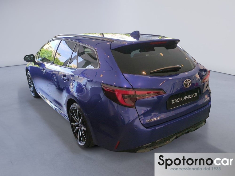 Toyota Corolla Touring Sports nuova a Milano (4)