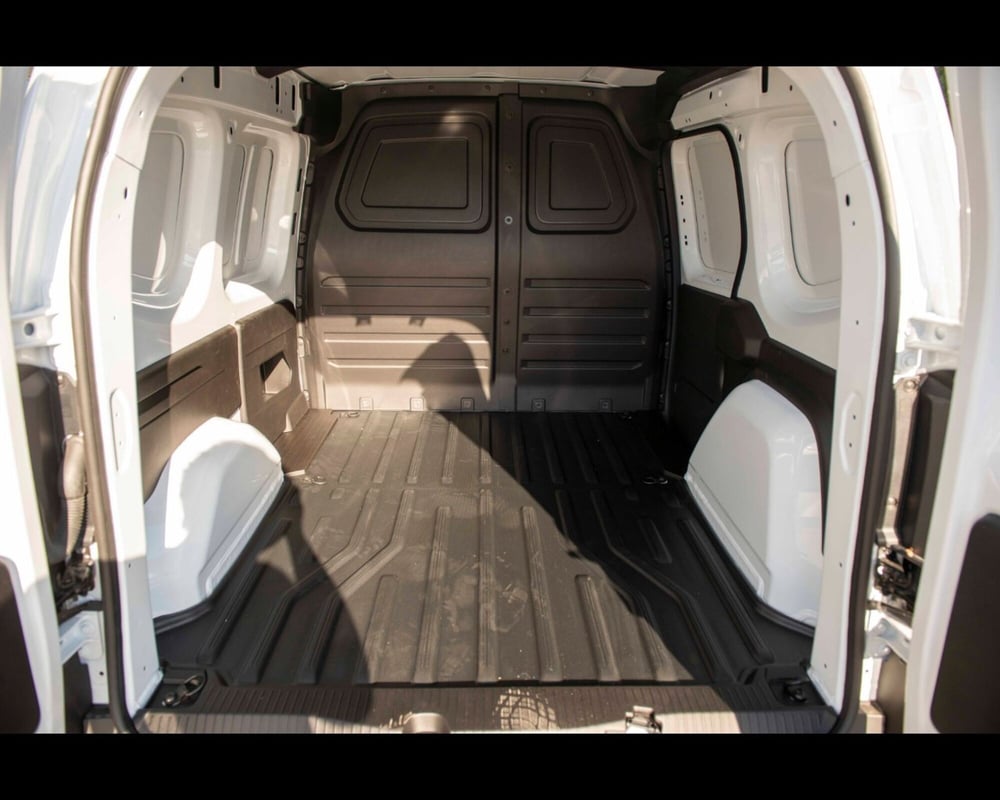 Nissan Townstar nuova a Treviso (13)