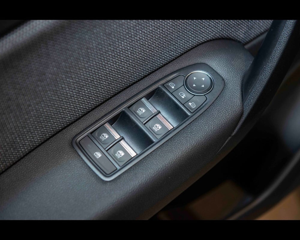 Renault Symbioz nuova a Treviso (16)