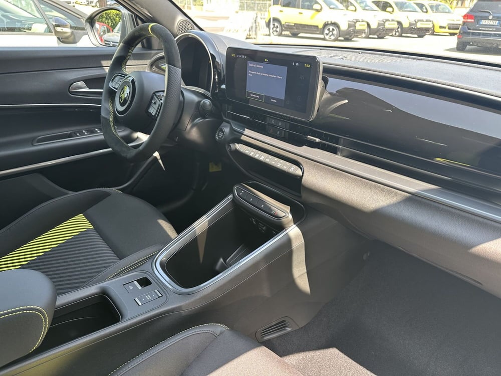 Abarth 600e nuova a Reggio Emilia (19)