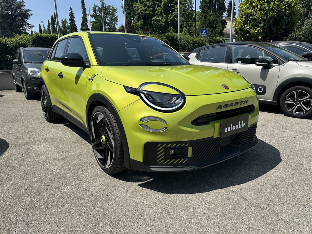 Abarth 600e nuova a Reggio Emilia (2)