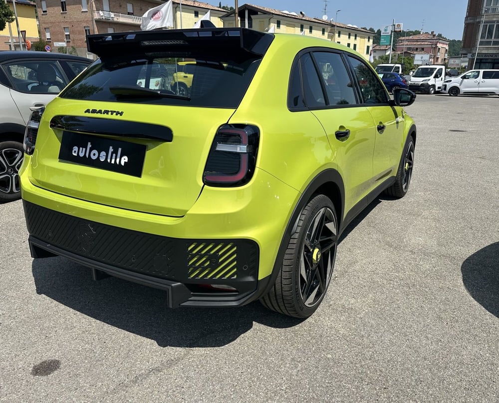 Abarth 600e nuova a Reggio Emilia (3)
