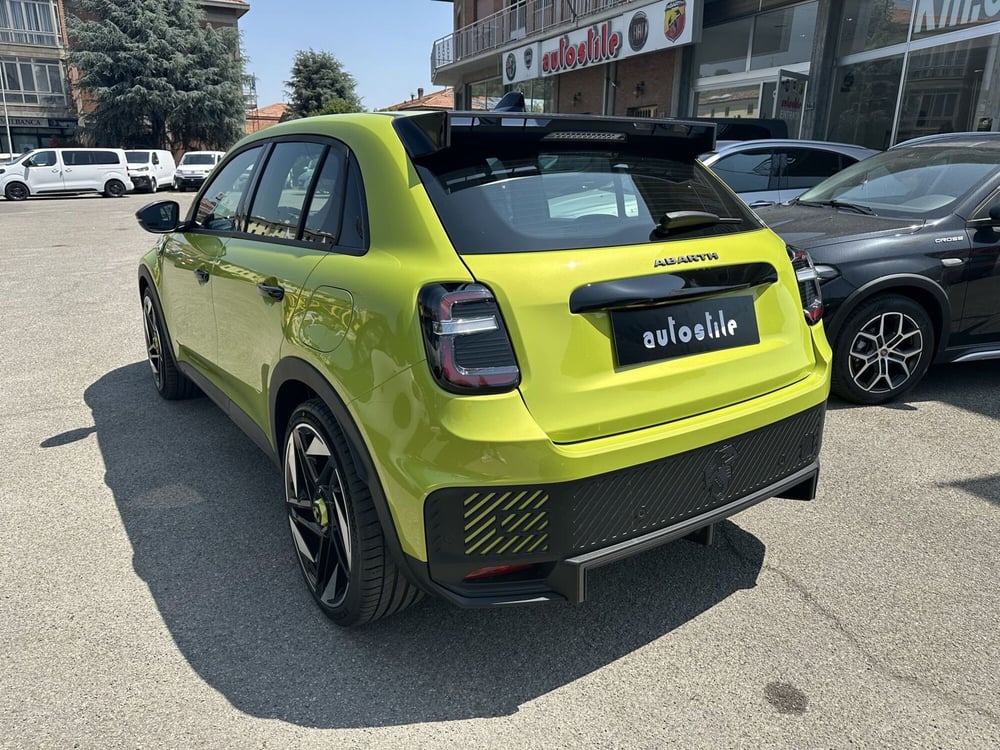 Abarth 600e nuova a Reggio Emilia (4)