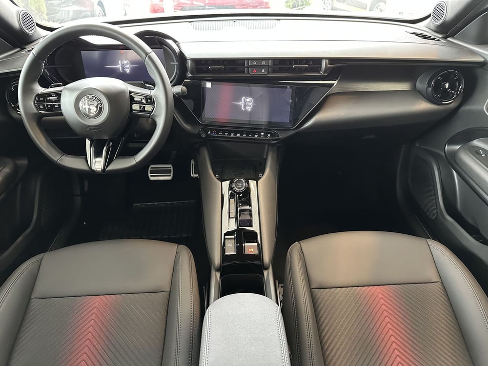 Alfa Romeo Junior nuova a Reggio Emilia (9)