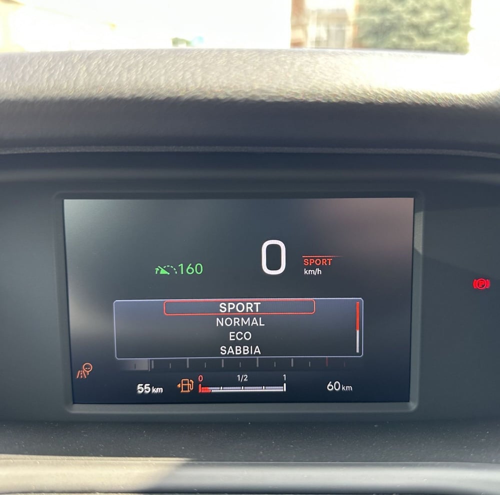 Jeep Avenger nuova a Reggio Emilia (11)
