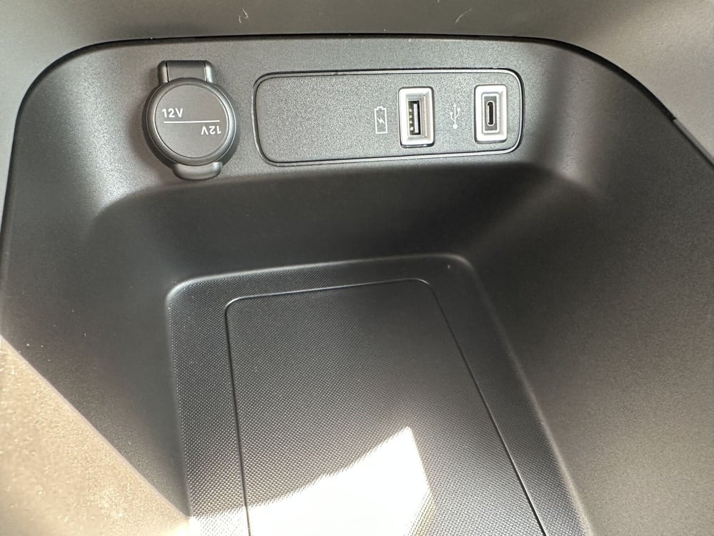 Jeep Avenger nuova a Reggio Emilia (17)