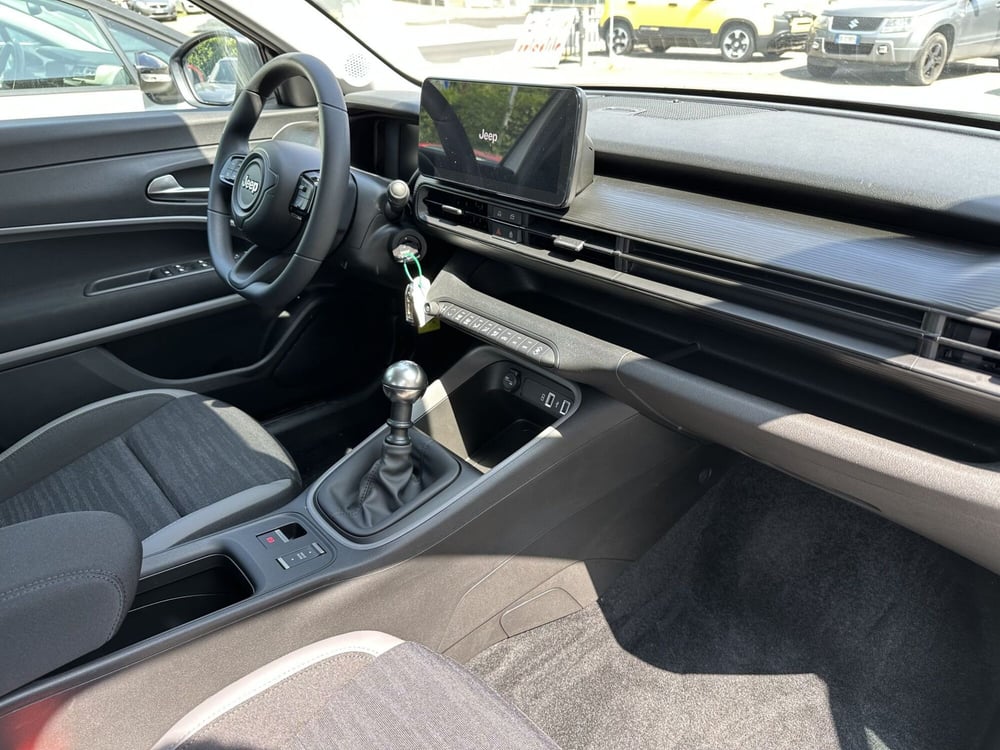 Jeep Avenger nuova a Reggio Emilia (18)