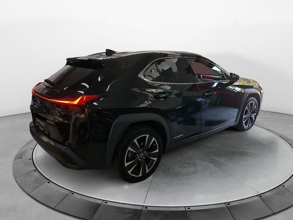 Lexus UX usata a Bologna (4)