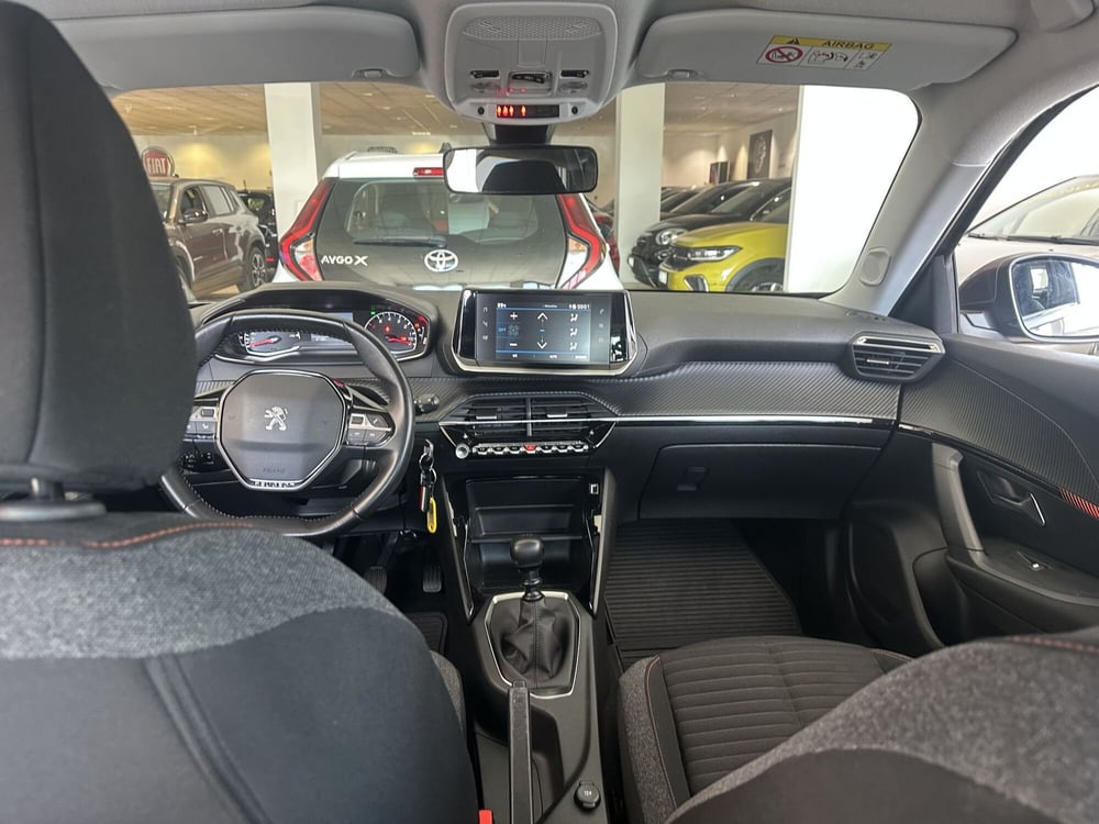Peugeot 2008 usata a Milano (10)