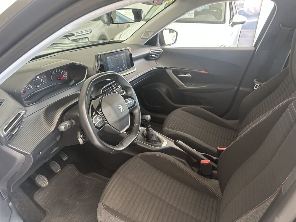 Peugeot 2008 usata a Milano (11)