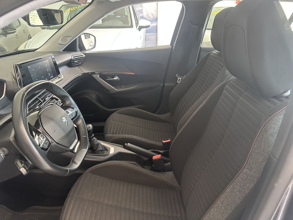Peugeot 2008 usata a Milano (12)