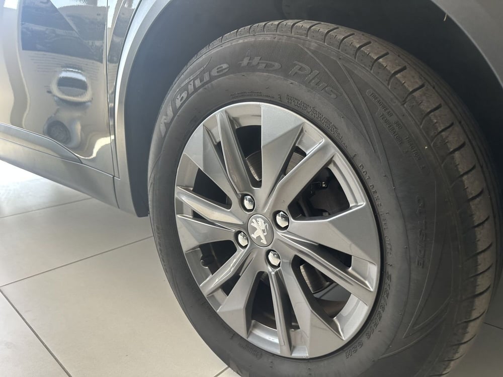 Peugeot 2008 usata a Milano (8)