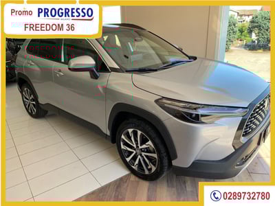 Toyota Corolla Cross Hybrid 1.8h Lounge 2wd 140cv e-cvt nuova a Sesto San Giovanni