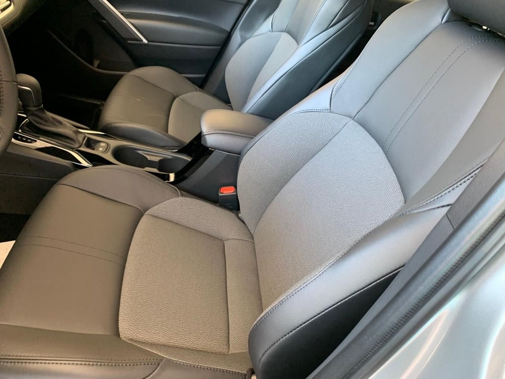 Toyota Corolla Cross Hybrid nuova a Milano (11)